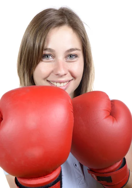 Νεαρή γυναίκα με γάντια πυγμαχίας — Φωτογραφία Αρχείου