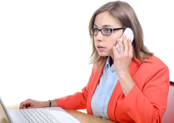 Mujer bastante joven en el teléfono — Foto de Stock