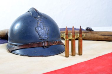 Birinci Dünya Savaşı kırmızı beyaz b silahlı bir kask Fransız