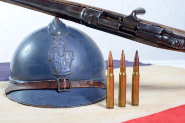 Birinci Dünya Savaşı kırmızı beyaz b silahlı bir kask Fransız