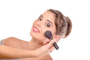 bella giovane donna è make up