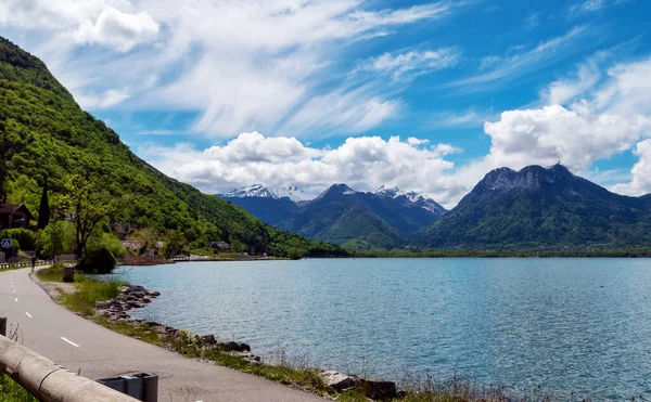 Annecy Góry Jezioro Ścieżka Rowerowa — Zdjęcie stockowe