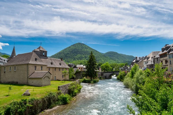 Torrent Nel Villaggio Arreau Pirenei Montagne Sud Della Francia — Foto Stock