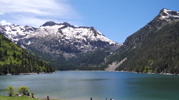 法国比利牛斯山脉中的奥雷登湖 — 图库视频影像