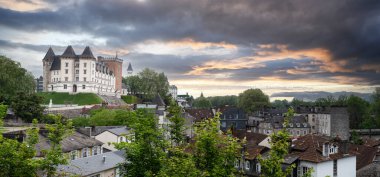 Fransa 'daki Pau şatosunun manzarası