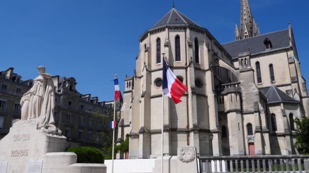 French Flag Saint Martin Church Pau City France — Vídeos de Stock