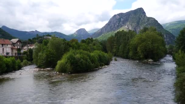 川と田舎の概要 Tarascon Sur Ariege Ariege Midi Pyrenees — ストック動画