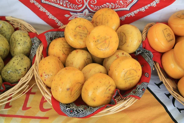 Hollandalı gouda peyniri Pazar 05