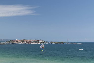 Sahilde dalgalanan dalgalar - Bulgar deniz manzaraları