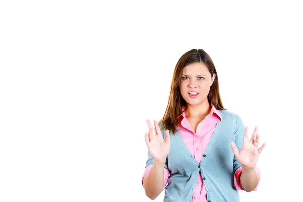 Junge Frau gestikuliert mit den Fingern gegen die Schläfe — Stockfoto