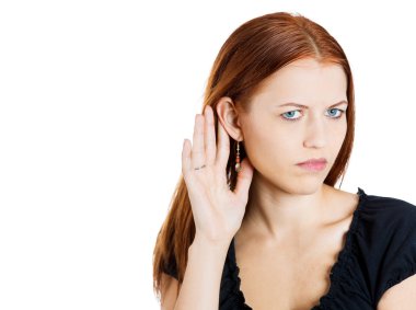 dinlemeye meraklı kadın