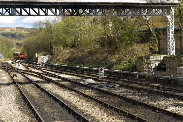 Iron railway tracks converging on the North Yorkshire Moors Rail — Stock Photo, Image