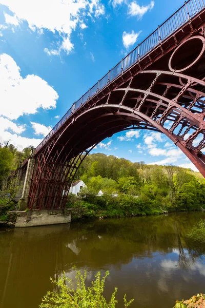 Olhando Para Cima Até Primeira Ponte Ferro Ironbridge Telford Shropshire — Fotografia de Stock
