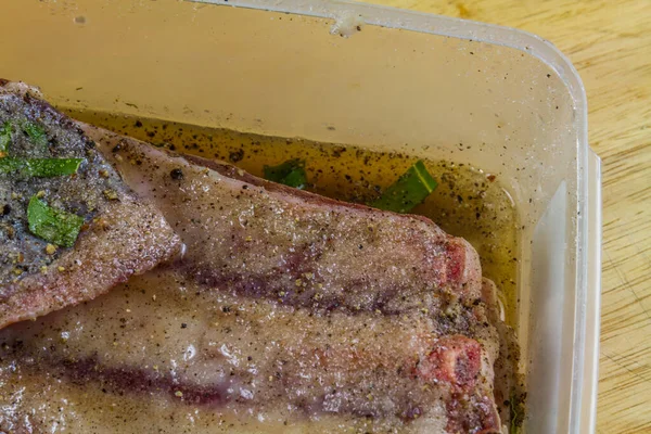 Trockensalzkur Auf Schweinebauch Trockensalzkur Streifendem Speck Mit Flüssiger Sole Aus — Stockfoto