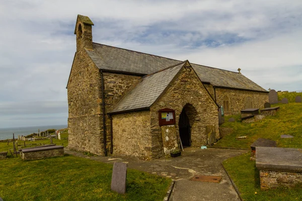 Capilla Galesa Eglwys Iglesia Llanbadrig Anglesey Gales Reino Unido Paisaje Imagen de stock