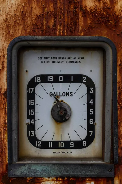 Llanrug Wales May 2021 Detail Derelict Vintage Avery Hardoll Petrol — Stock Photo, Image