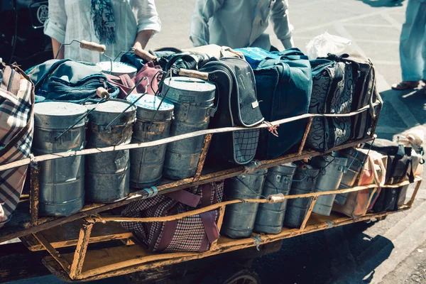 Livraison de nourriture Dabbawala à Mumbai — Photo