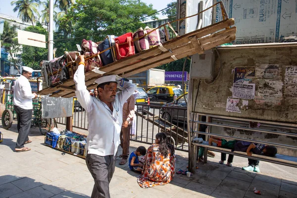 Livraison de nourriture Dabbawala à Mumbai Images De Stock Libres De Droits