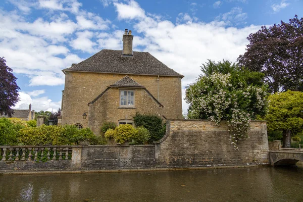 Burton Water June 2022 Wide Angle Views Typical Houses Shallow — Stockfoto