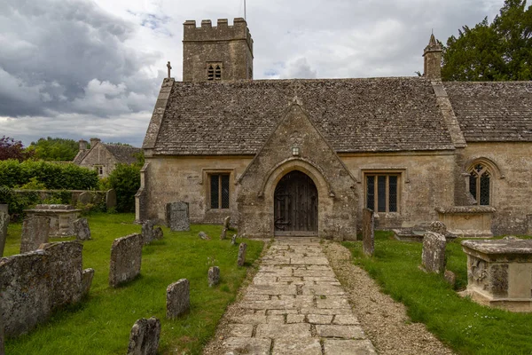 Burford June 2022 Little Peaceful Spooky Cemetery Cotswolds Peters Church — Photo