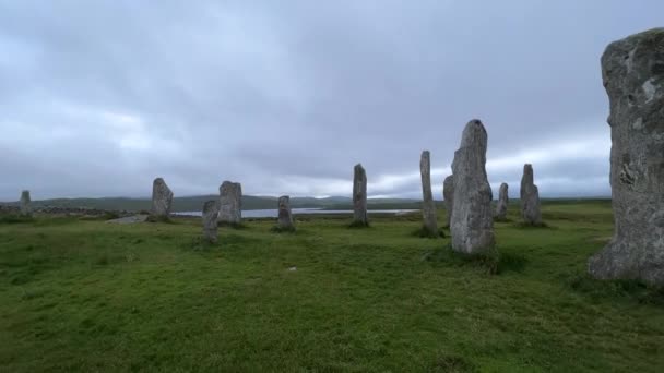 Ancient Magic Calanais Standing Stones Circle Erected Neolithic Men Worship — 图库视频影像