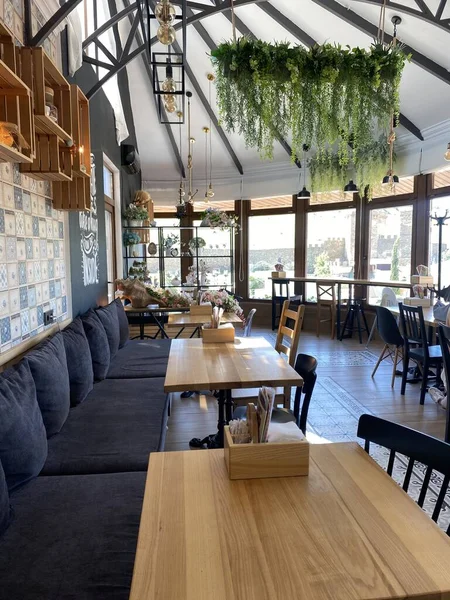 카페에 있는 아늑 한 나무 내부, 복사 공간 — 스톡 사진