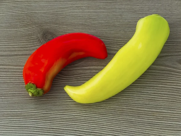 Two banana peppers — Stock Photo, Image