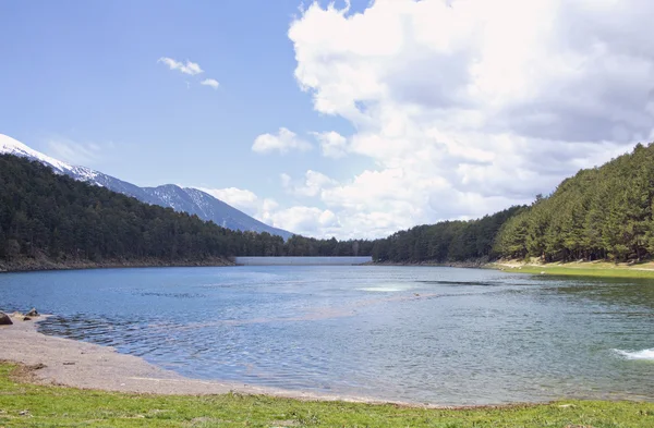 Engolasters dam is full with melted snow water — Stock Photo, Image