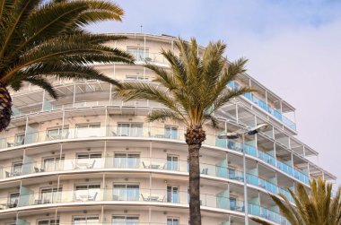 Deniz cephesinde lüks tatil daireleri