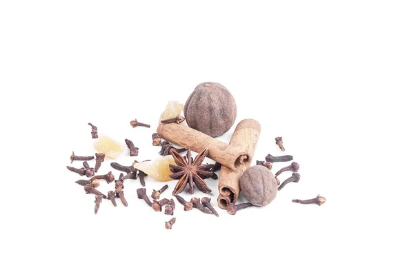 karanfil, anis, tarçın