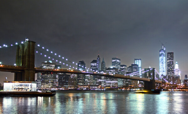 New York skyline and Brooklyn bridge view