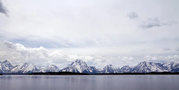 Mountain with lake — Stock Photo, Image