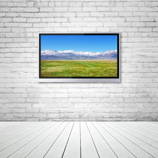 Телевізор з гори — стокове фото