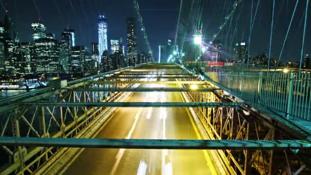 City traffic on Brooklyn bridge — Stock Video