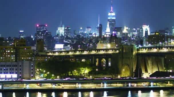 Manhattan skyline por la noche — Vídeo de stock