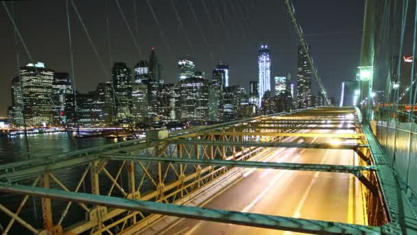 Stadsverkeer op brooklyn bridge — Stockvideo