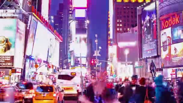 Times Square por la noche — Vídeo de stock
