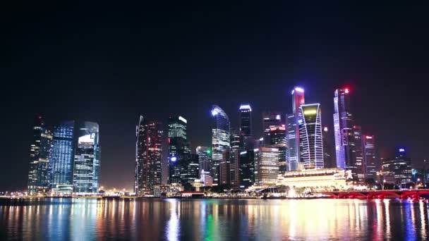 Singapore paesaggio urbano di notte. — Video Stock