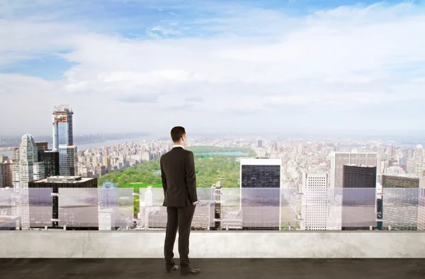 Man looking at city — Stock Photo, Image