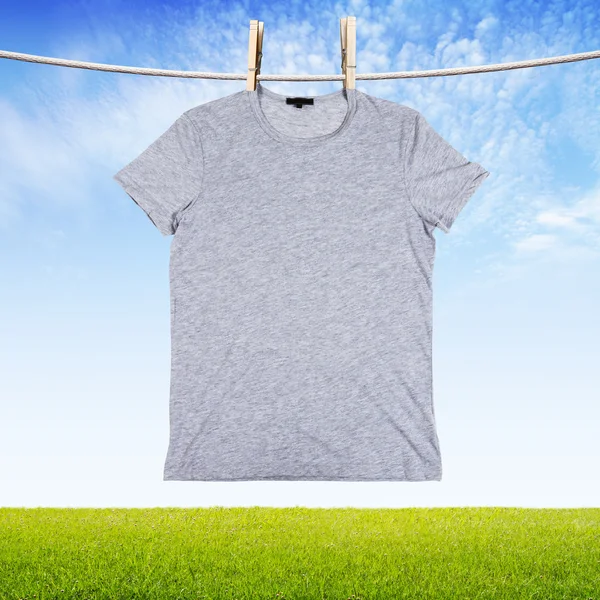 Washing gray t shirt — Stock Photo, Image