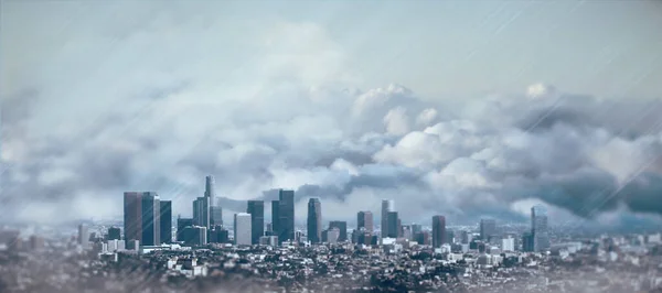 Creatieve Saaie Stad Achtergrond Met Grijze Wolken Mock Plaats Bekijk — Stockfoto