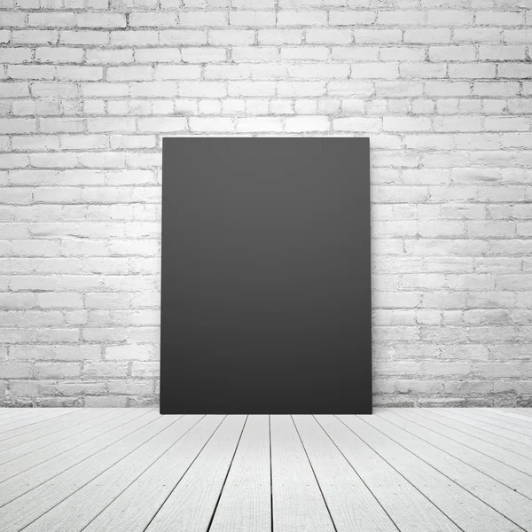 Μαύρο χαρτί στο εσωτερικό τούβλο — Φωτογραφία Αρχείου