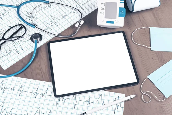 Närbild Trä Skrivbord Topp Med Tom Ren Tablett Stetoskop Kardiogram — Stockfoto