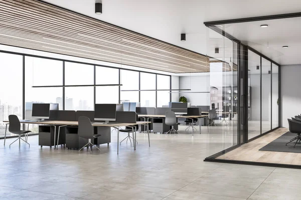 Saubere Büroeinrichtung Aus Beton Und Holz Mit Glas Trennwänden Und — Stockfoto