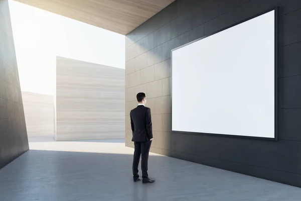 Empresario Espacio Baldosas Hormigón Abstracto Fondo Interior Con Blanco Vacío — Foto de Stock