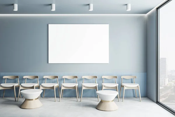 Área Espera Interior Escritório Com Cartaz Simulado Parede Azul Cadeiras — Fotografia de Stock