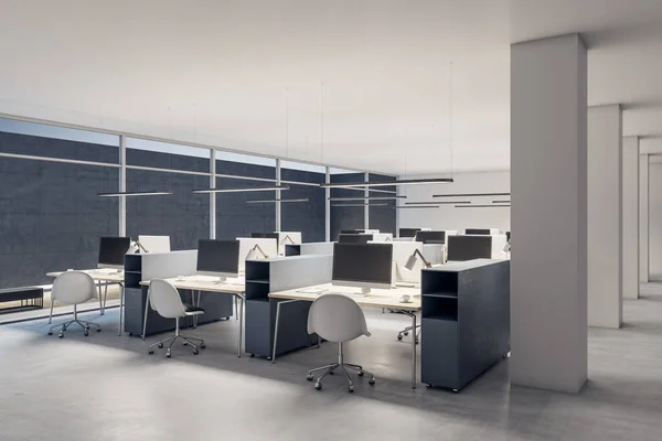 Současný Kancelářský Interiér Prázdnými Monitory Dřevěných Stolech Vybavením Nábytkem Panoramatickými — Stock fotografie