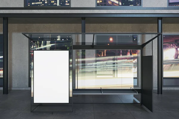Modern Üveg Buszmegálló Üres Fehér Mock Plakátokkal Városi Reflexiókkal Nappal — Stock Fotó