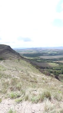 Brezilya 'nın Minas Gerais eyaletinin Carrancas şehrinin sıradağlarının manzarası