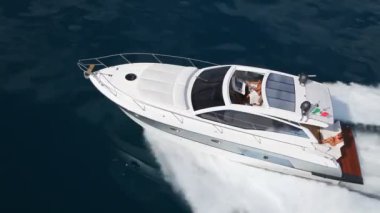 Motorlu tekne, rio yatların en iyi İtalyan yat